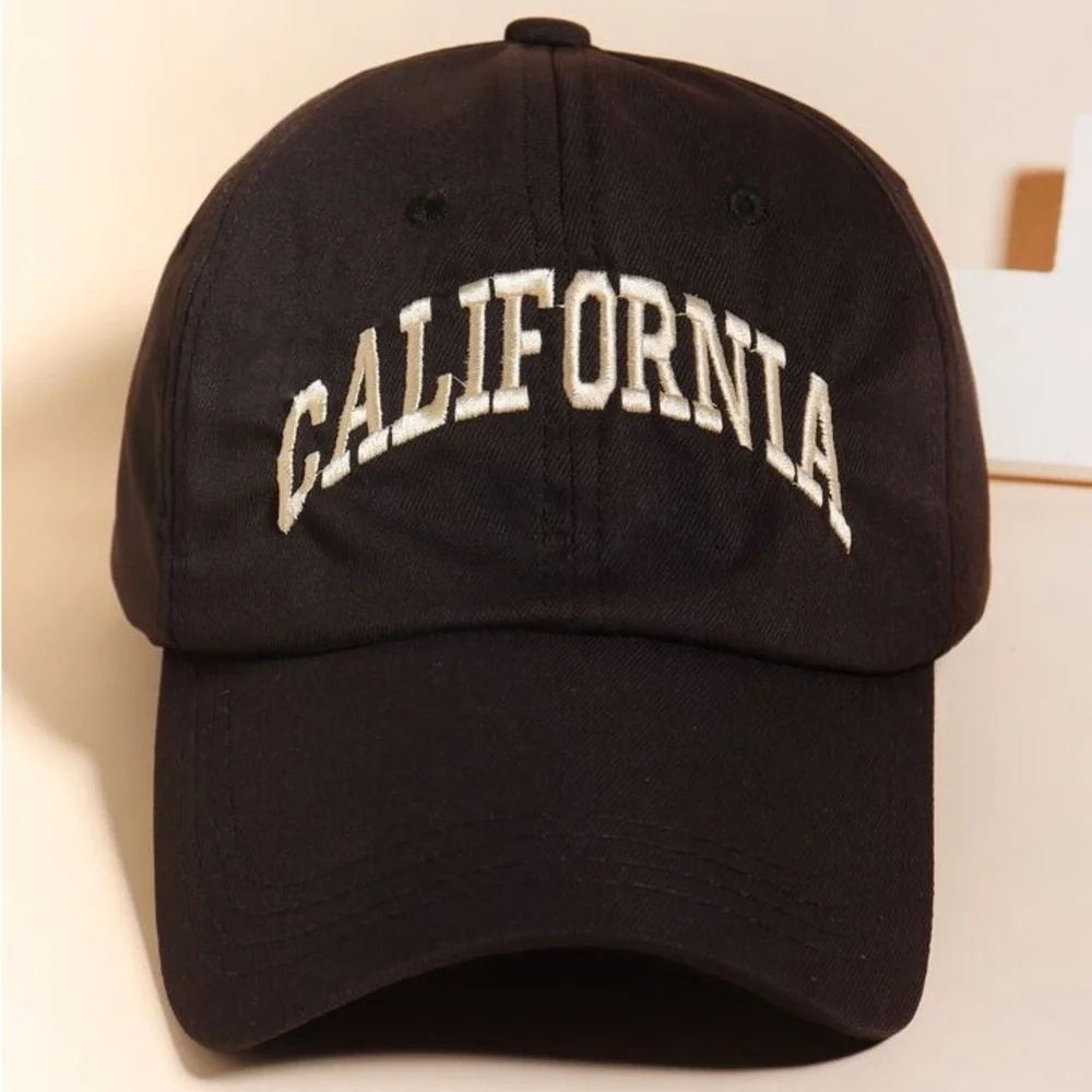 Letter Embroidery California Gold and Black Baseball Cap